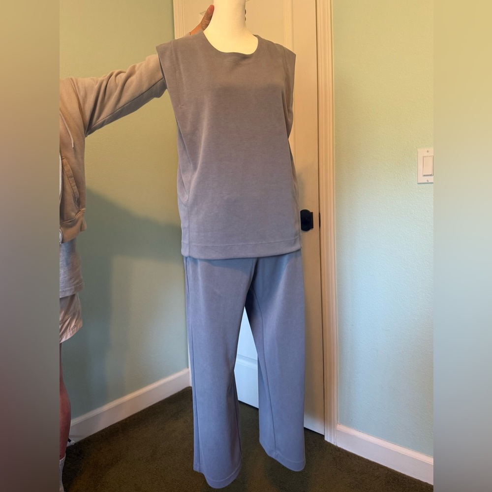 Athleta  Gray Lounge top and matching cropped bottoms